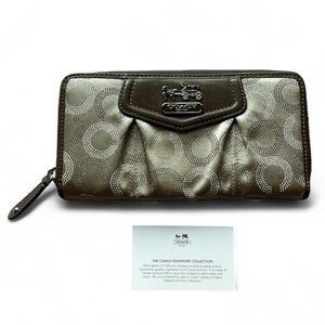 Coach Brand New Authentic Vintage Wallet- Signature C with Silver Details